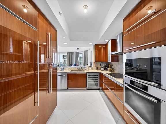 5th image of 2711 S Ocean Dr Unit 1901