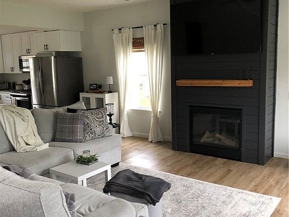 4th image of 75 Heights Ave