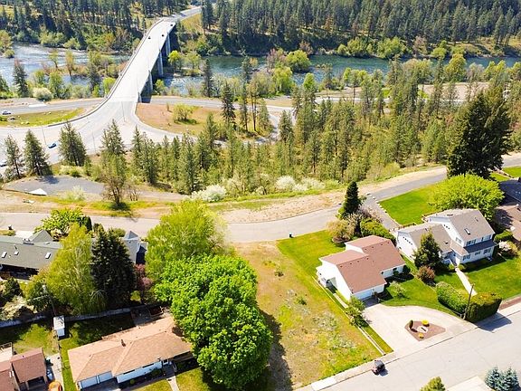 5th image of 2724 W Riverview Dr