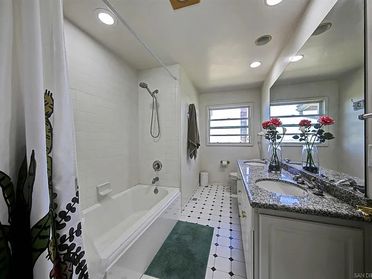 5030 Alzeda Dr #1 — Photo 12