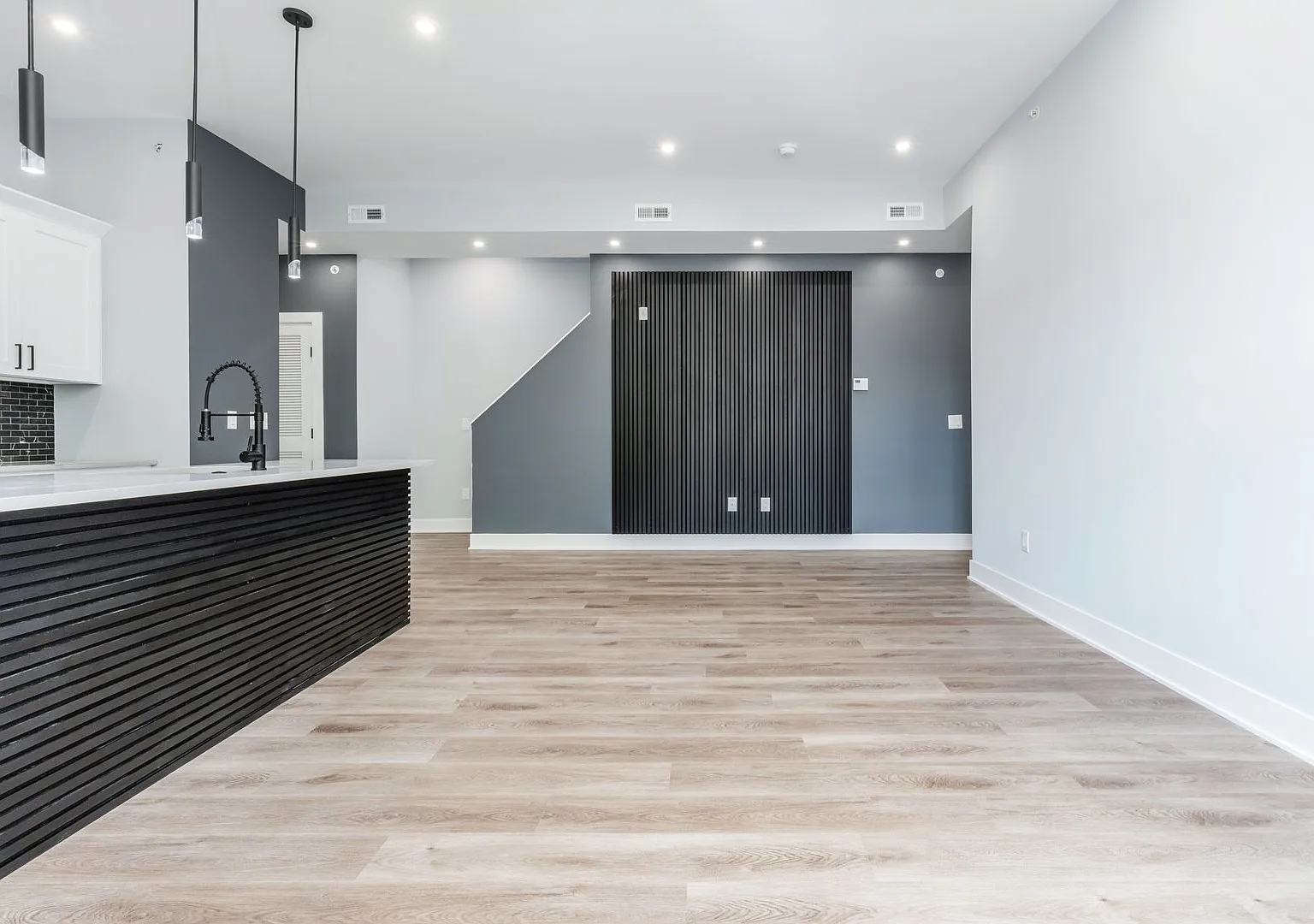 Brand New 2 Bedroom Apartment in Modern Building with Private Rooftop! Now Offering 1 Month FREE ... — Photo 4