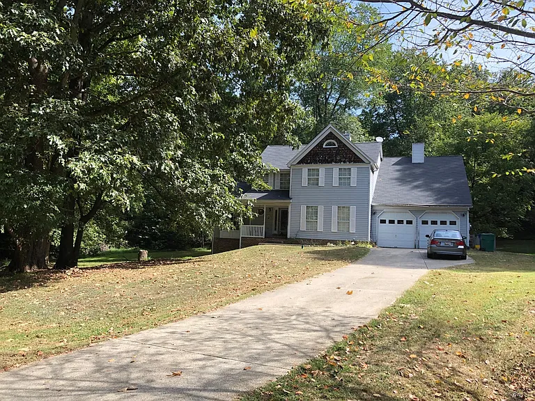 8201 Seven Pines Ln — Photo 2