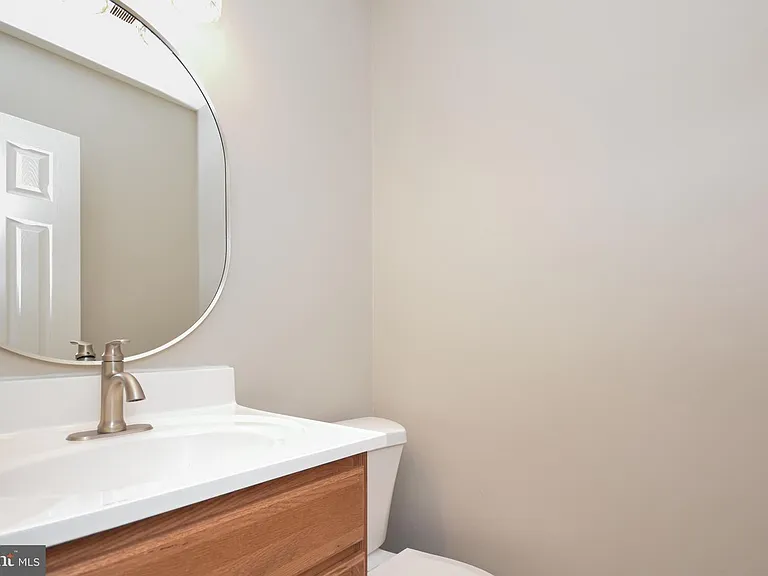 8853 Teakwood Ct — Photo 6