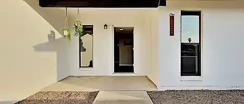 855 E Viola St — Photo 2