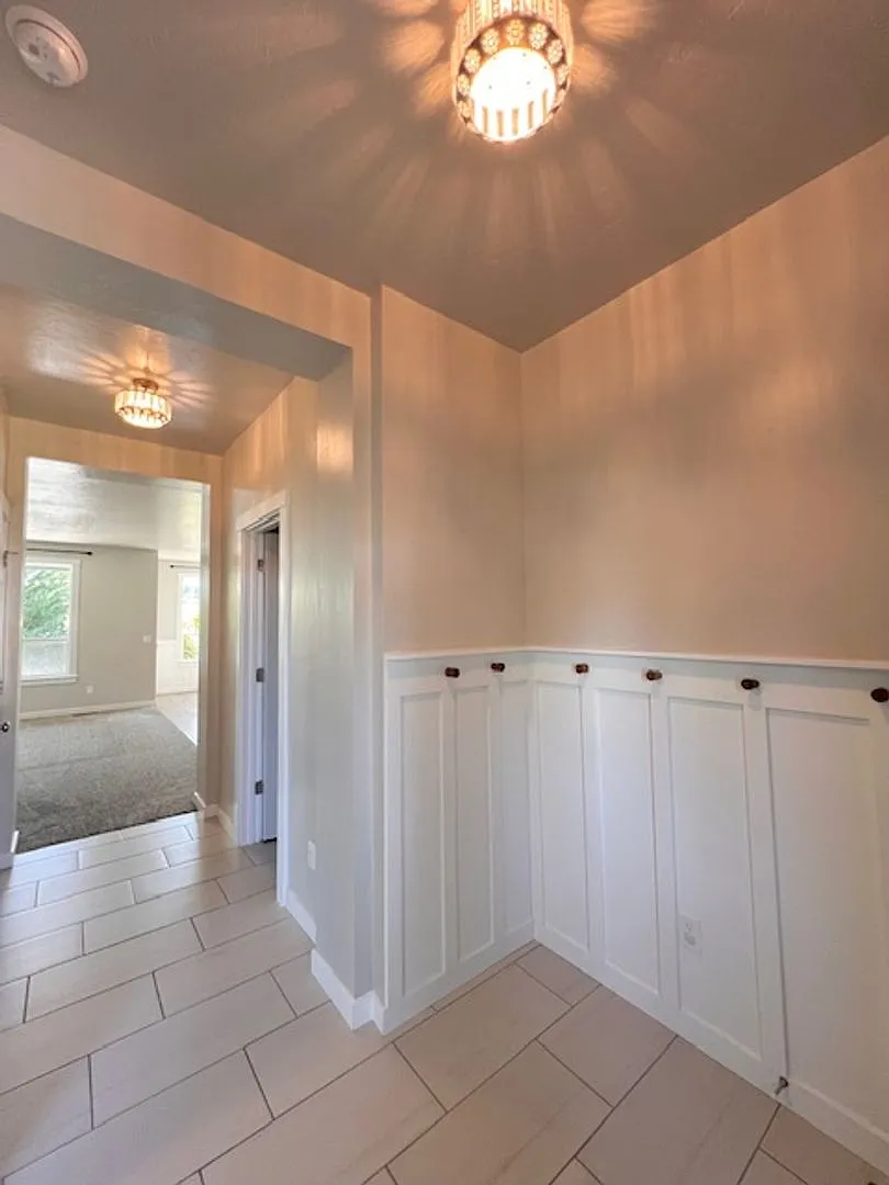Beautiful 4 Bed, 2.5 Bath Plus Office in South Meridian — Photo 3
