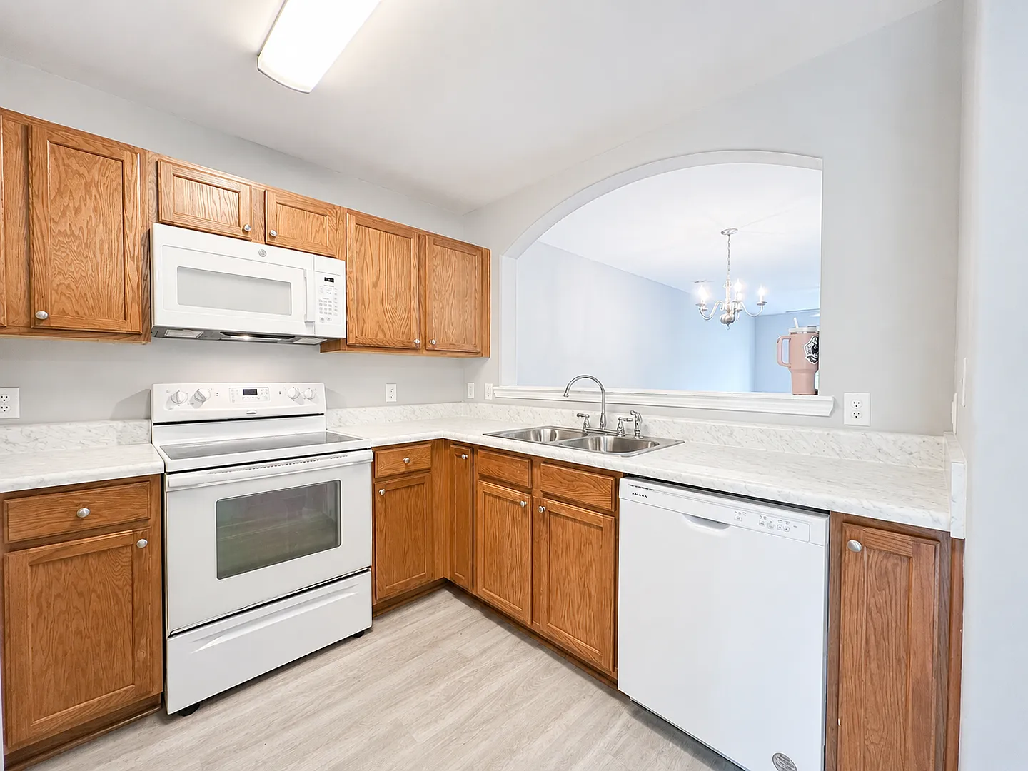 2 bedroom 2.5 bath townhome in Spring Lakes — Photo 3