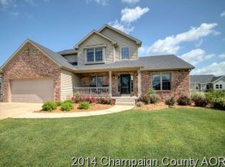 1102 White Oak Rd, Mahomet, IL 61853