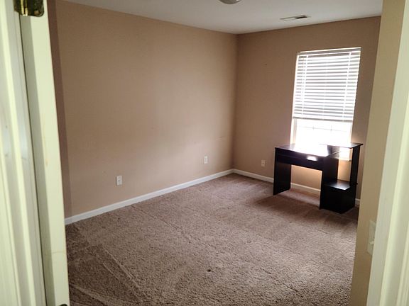 4th image of 904 Glendower Way