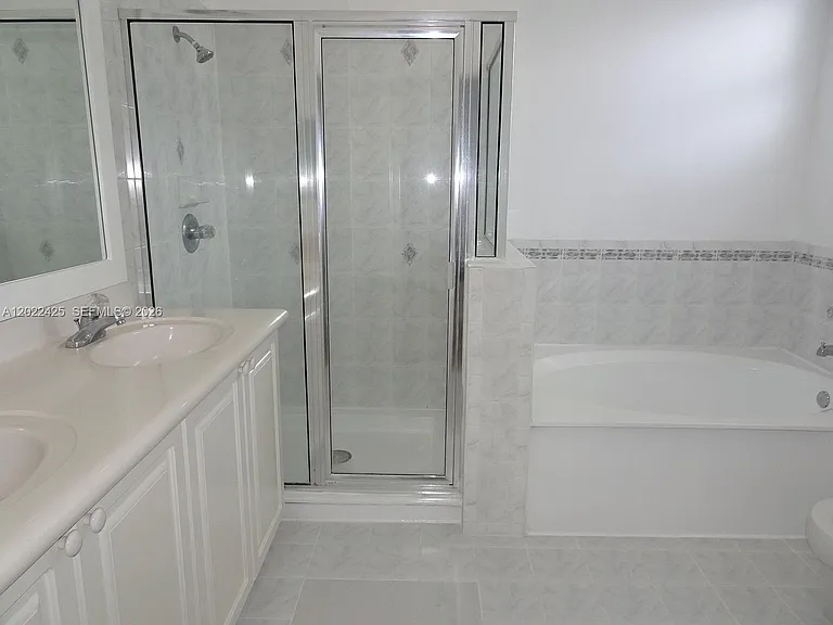 5460 NW 107th Ave #115 — Photo 22