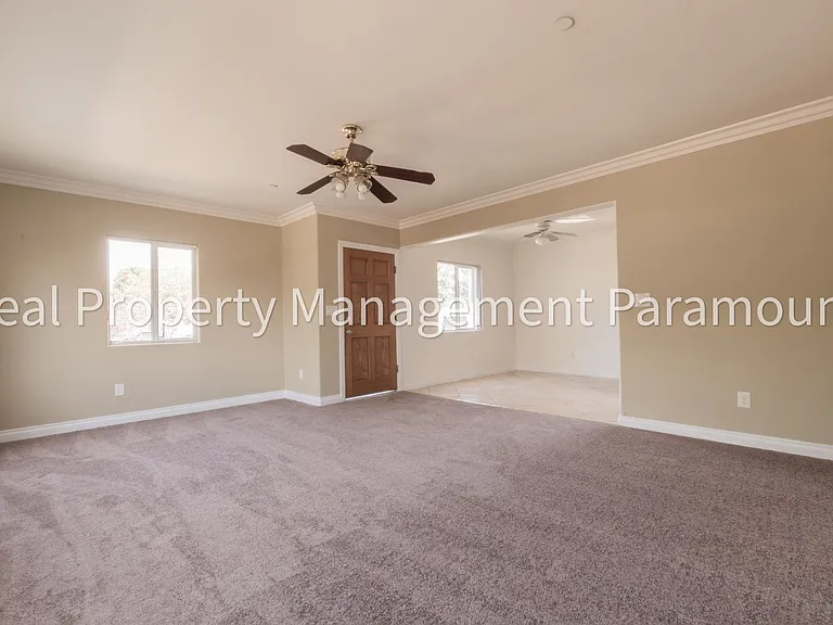 3831 S Wall St — Photo 2
