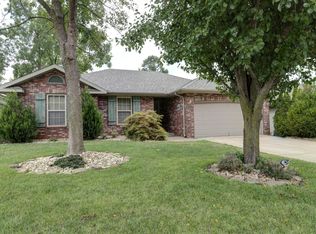 3404 W Sagamont St, Springfield, MO 65807