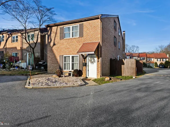 64 Park Vallei Ln #64, Brookhaven, PA 19015