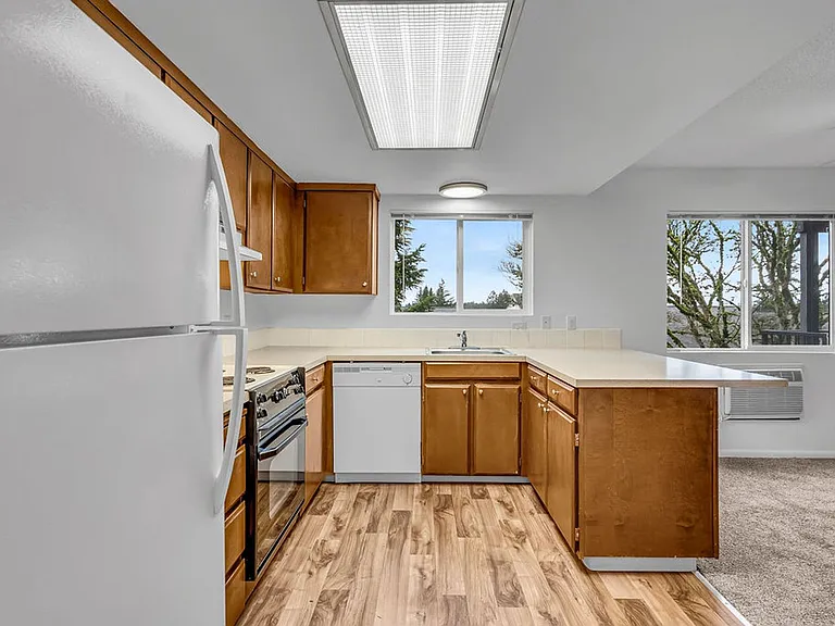 Kingcity Apartments — Photo 125