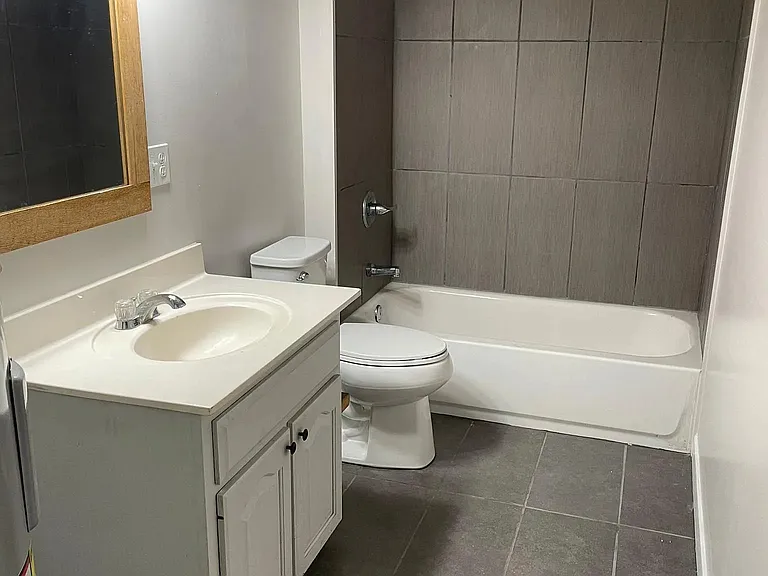 672 N Upper St — Photo 9