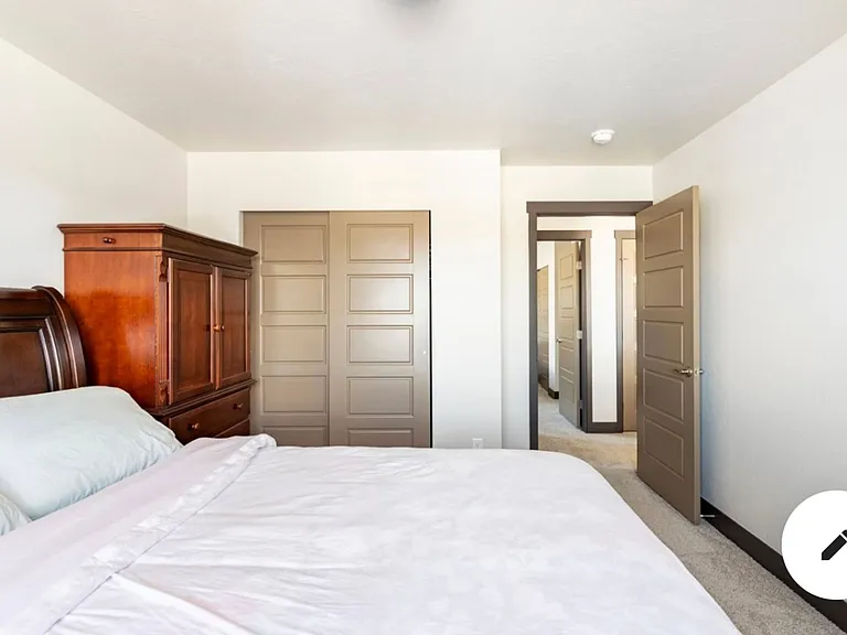 2469 Apex Ave #B — Photo 22