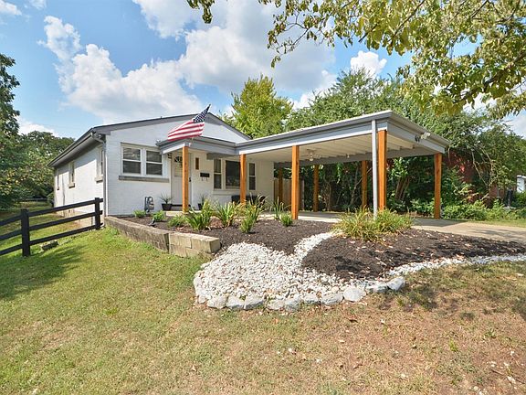 3rd image of 674 Sheridan Dr