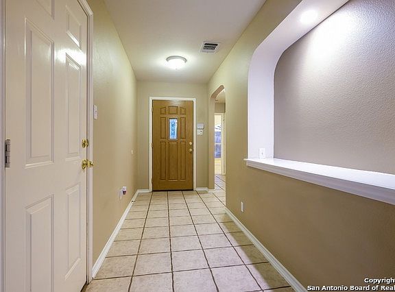 4th image of 2623 Montebello