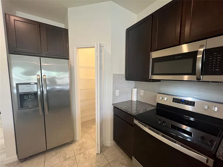 354 Albatross Rd — Photo 10