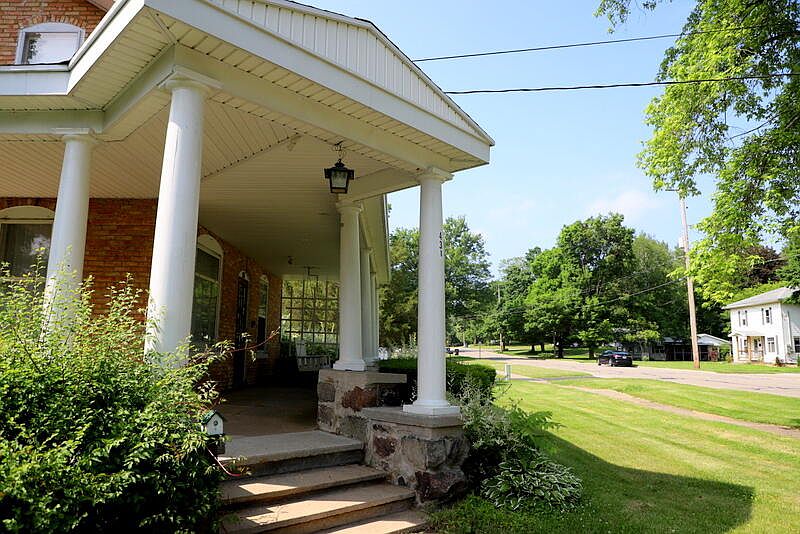 431 Wright St, Jonesville, MI 49250 Zillow
