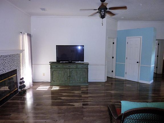 4th image of 7121 Primrose Dr NW