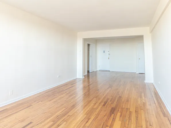 1279 East 17th Street image 2 of 6