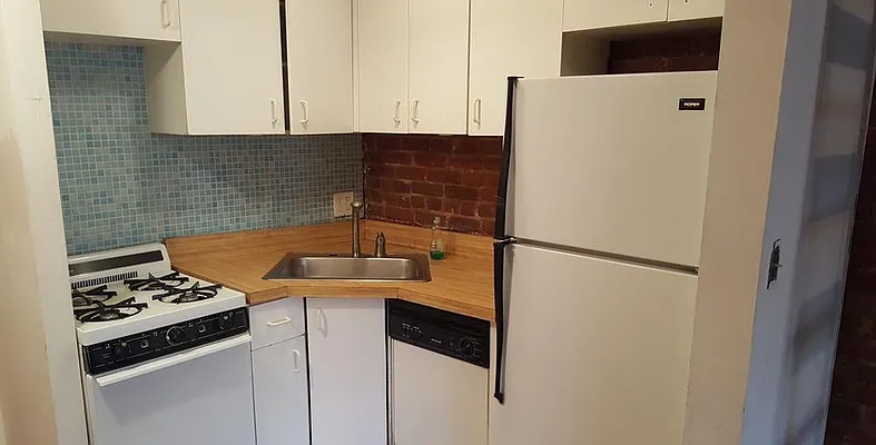 Rented by Your Vanity Realty | media 8