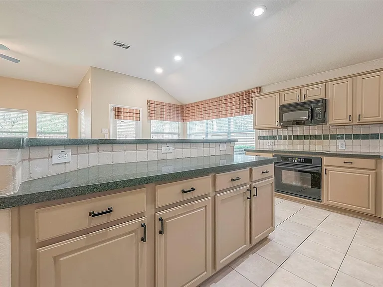 134 E Foxbriar Forest Cir — Photo 24