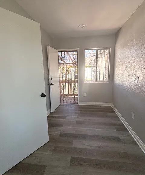 2117 E Division St — Photo 26