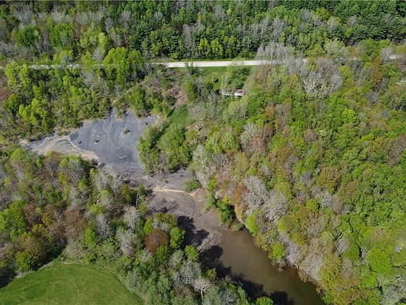 5th image of 258 Allen Rd