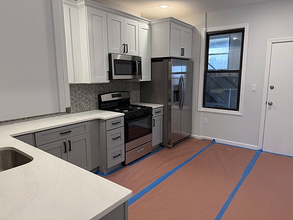 4th image of 37 39th St #2