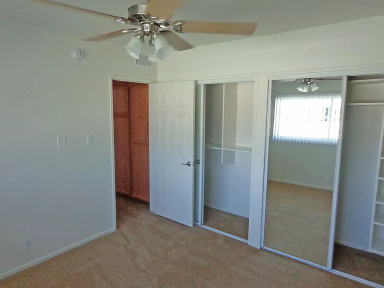 Flamingo Apartments — Photo 26