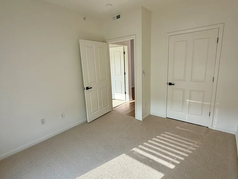 10639 Meeting St #304 — Photo 11