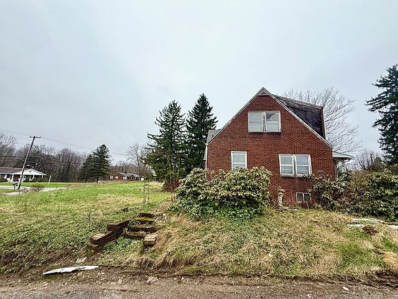 3rd image of 1724 Eastbrook Rd