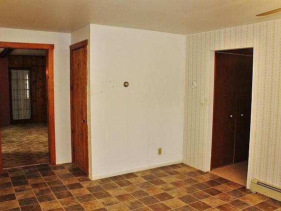 4th image of 712 Parkwood Dr