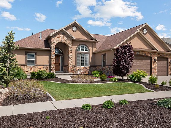 2nd image of 483 E Crystal Spring Dr