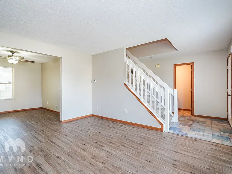 3992 Sandy Ridge Dr — Photo 5