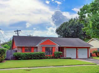 9110 Landsdowne Dr, Houston, TX 77096