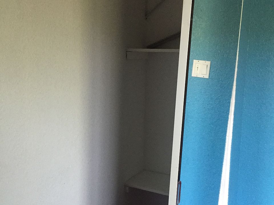 1st image of 824 W Alondra Blvd