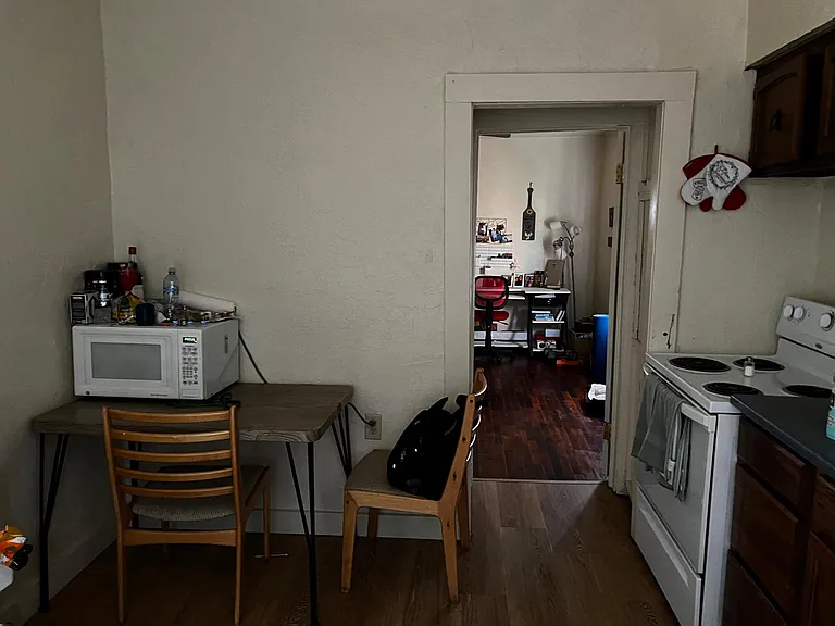 126 S Duncan St #B — Photo 2