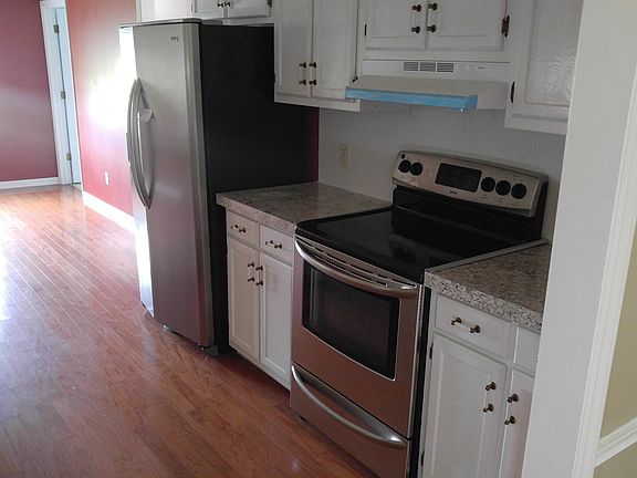 3rd image of 5430 Jennifer Ct