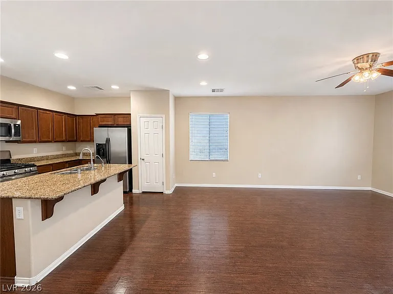 8371 Stillhouse Ct — Photo 3