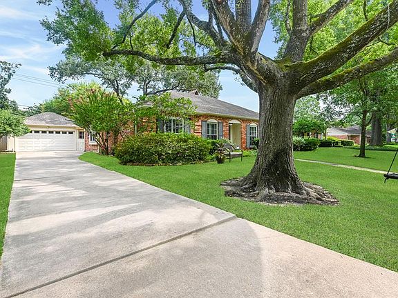 4th image of 10018 Briar Rose Dr