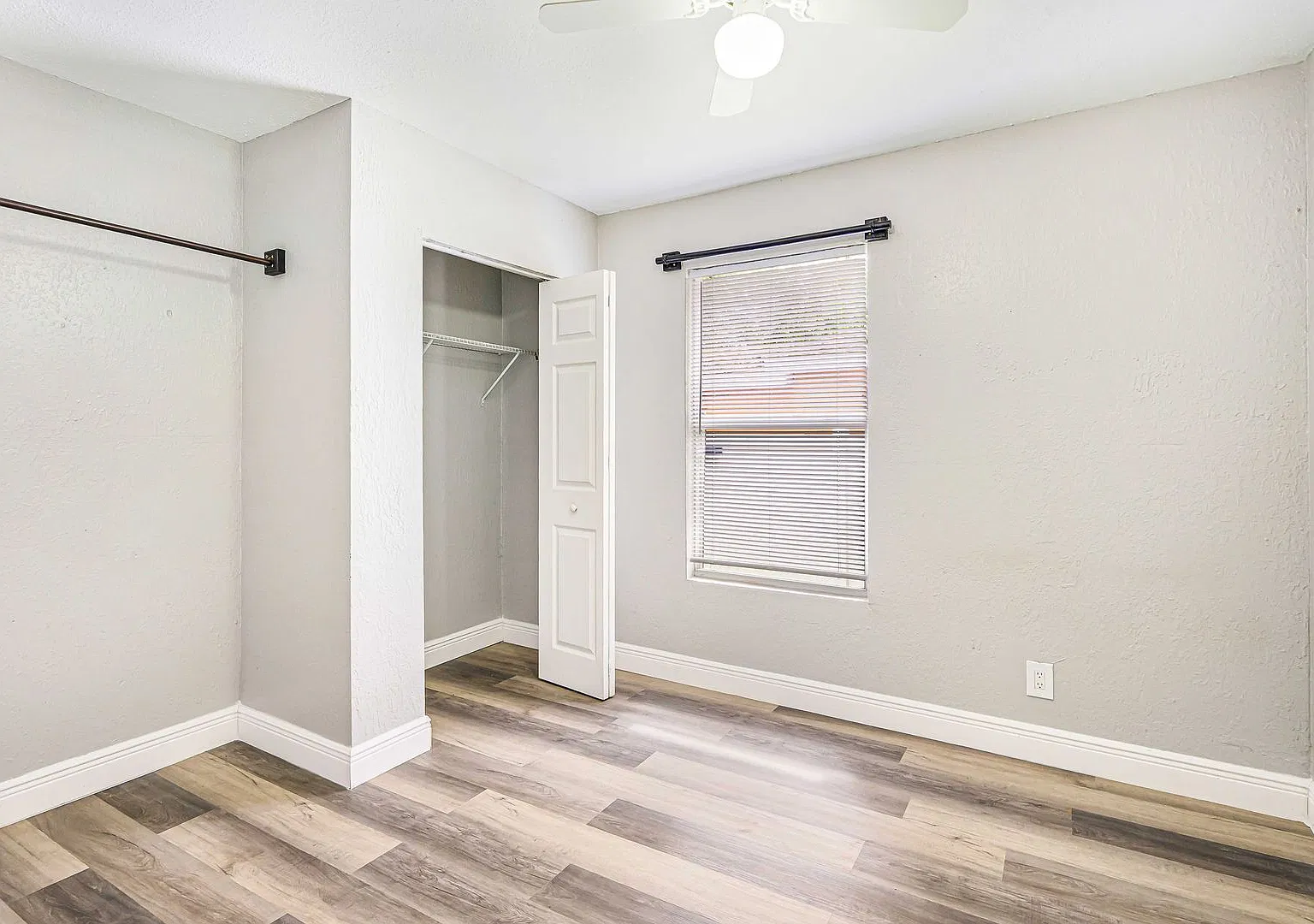Charming 3-Bedroom Home with Renovated Interior & Large Fenced Backyard Pet Friendly! — Photo 4