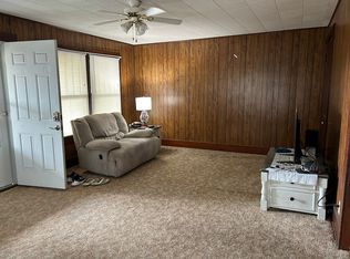 110 N 4th St APT 3, Arkansas City, KS 67005