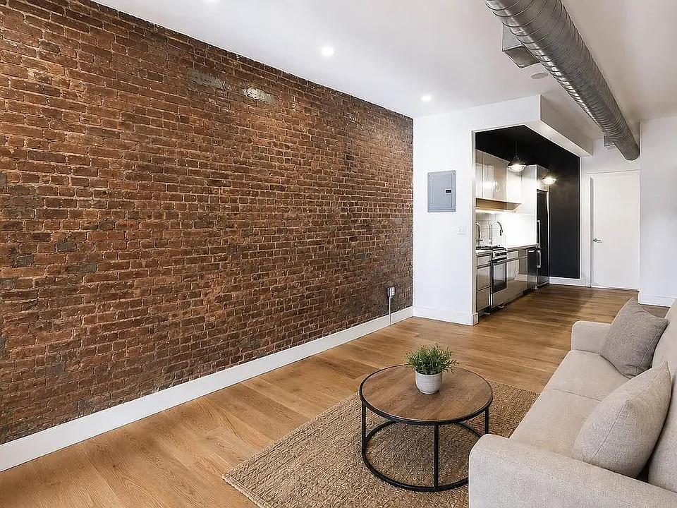 578 Union St #2A