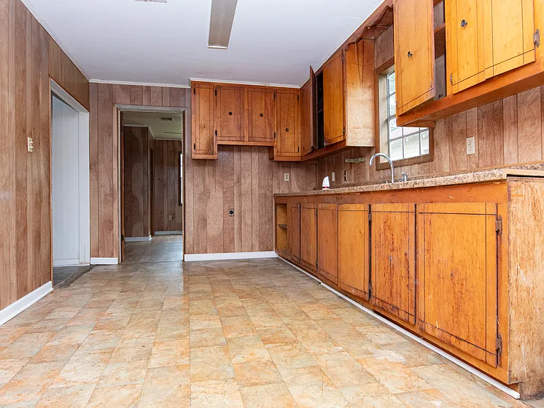 405 Johnston St — Photo 27