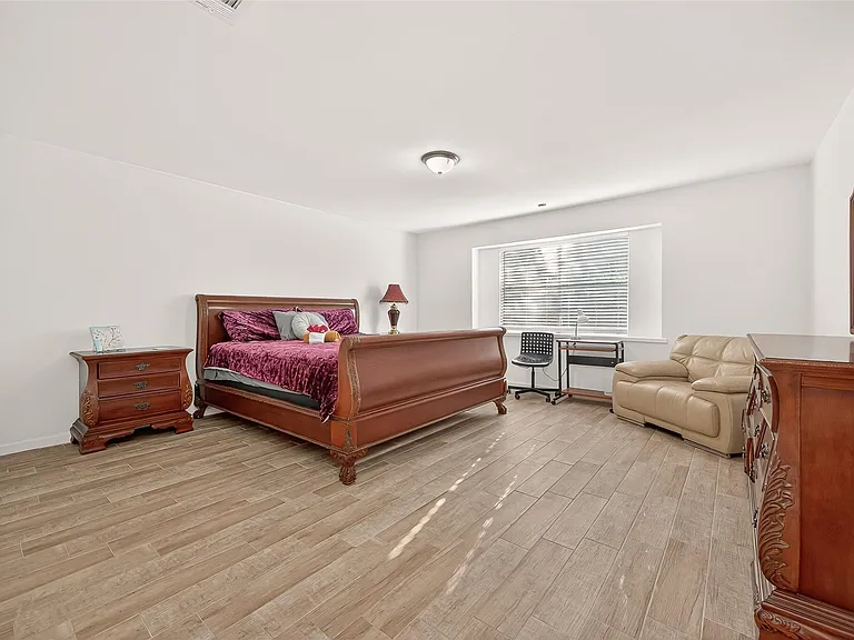 3815 Fernglade Dr — Photo 26