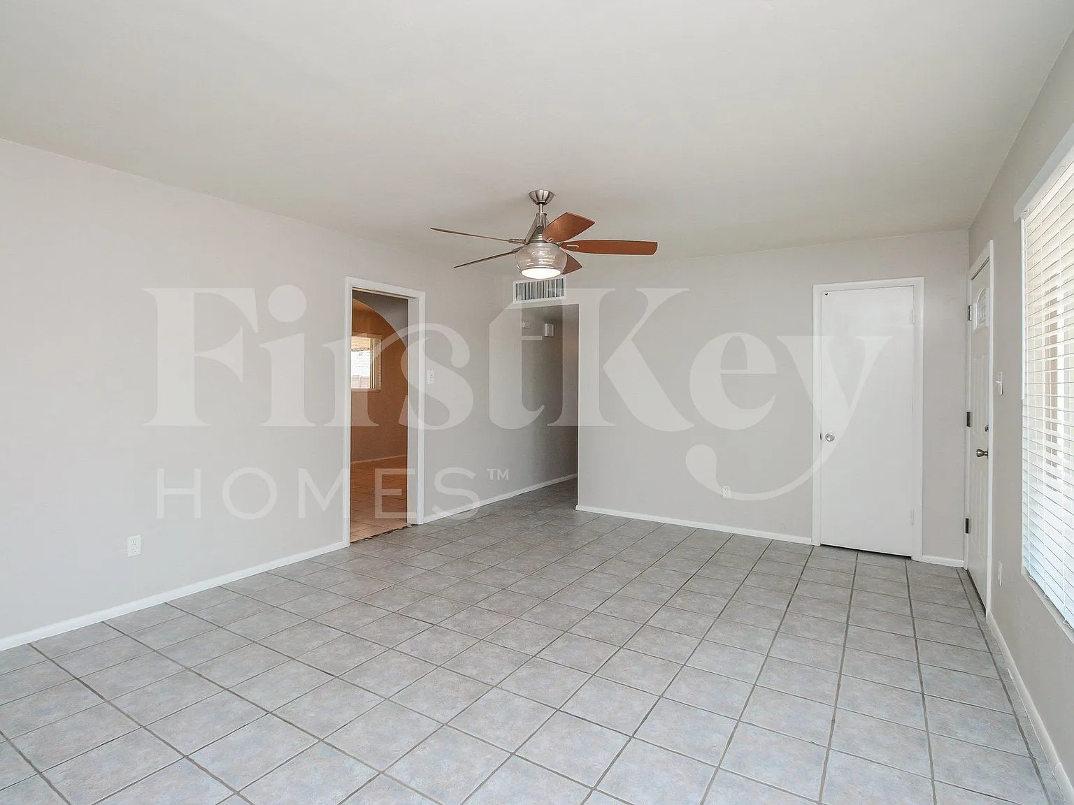 3 bed, 1.5 bath, 1346 sqft, $1,860 — Photo 3