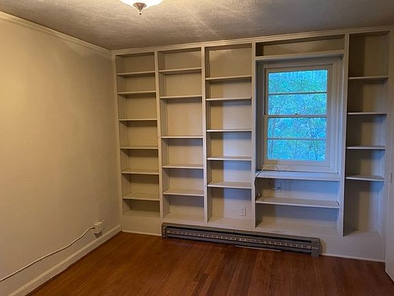 4th image of 2622 Marylhurst Dr