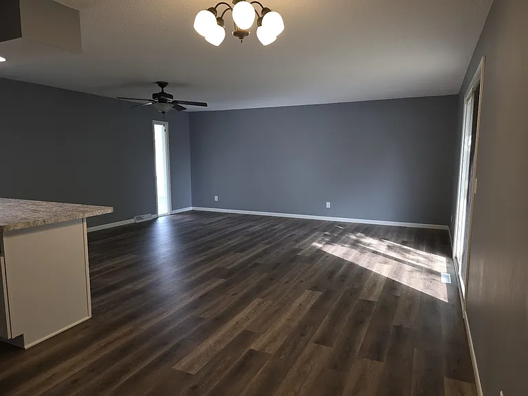 108 Willow Rd — Photo 4